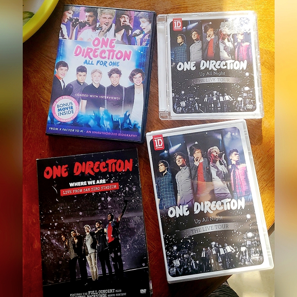 4 1D one direction concert DVDs with limited edition VIP ticket booklet liam